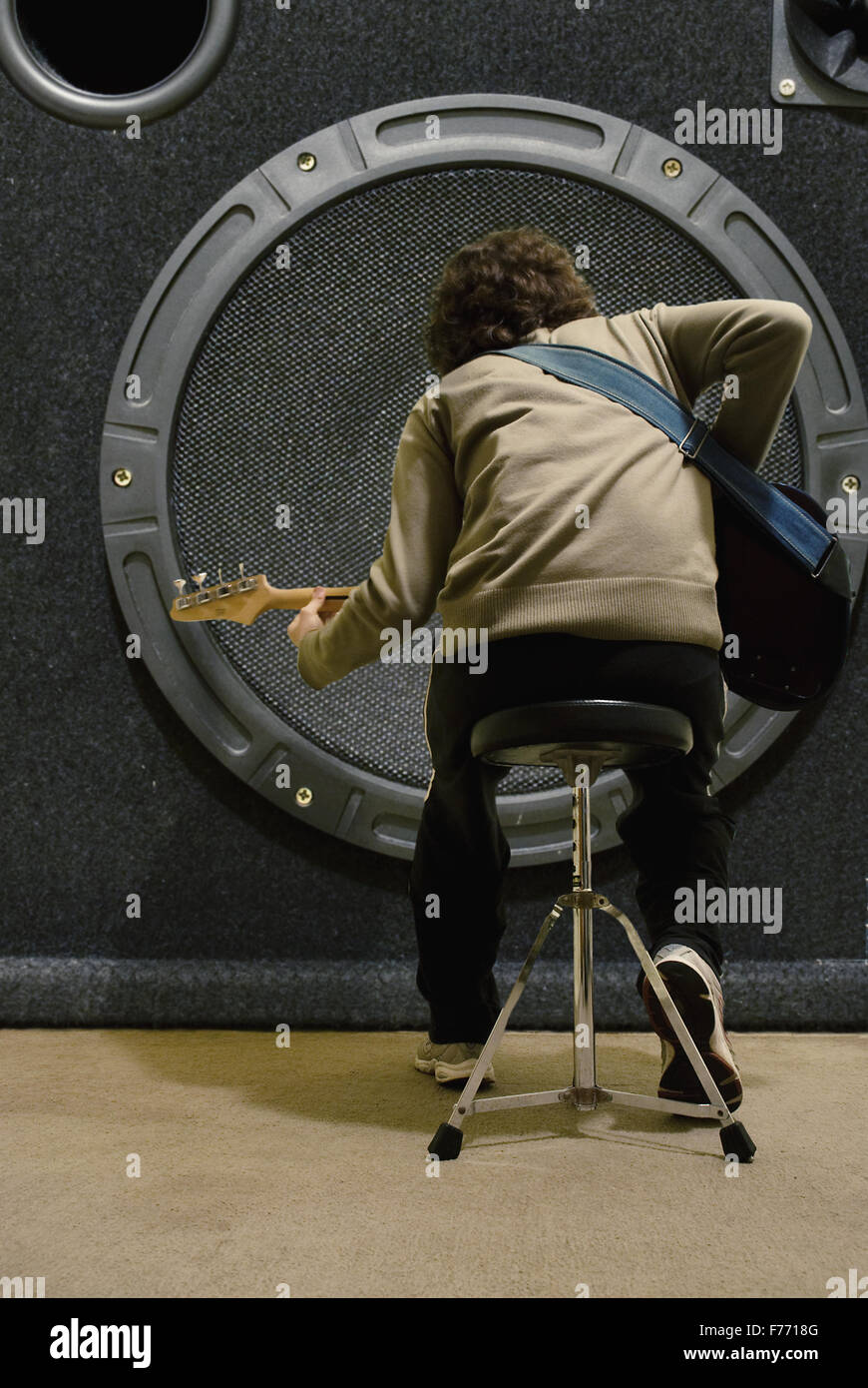 Basis-Gitarre-Fanatiker. Stockfoto