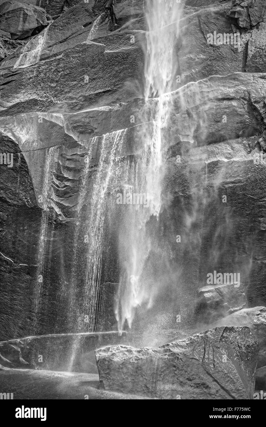 Schwarz / weiß Foto eines Wasserfalls, Yosemite-Nationalpark, USA. Stockfoto