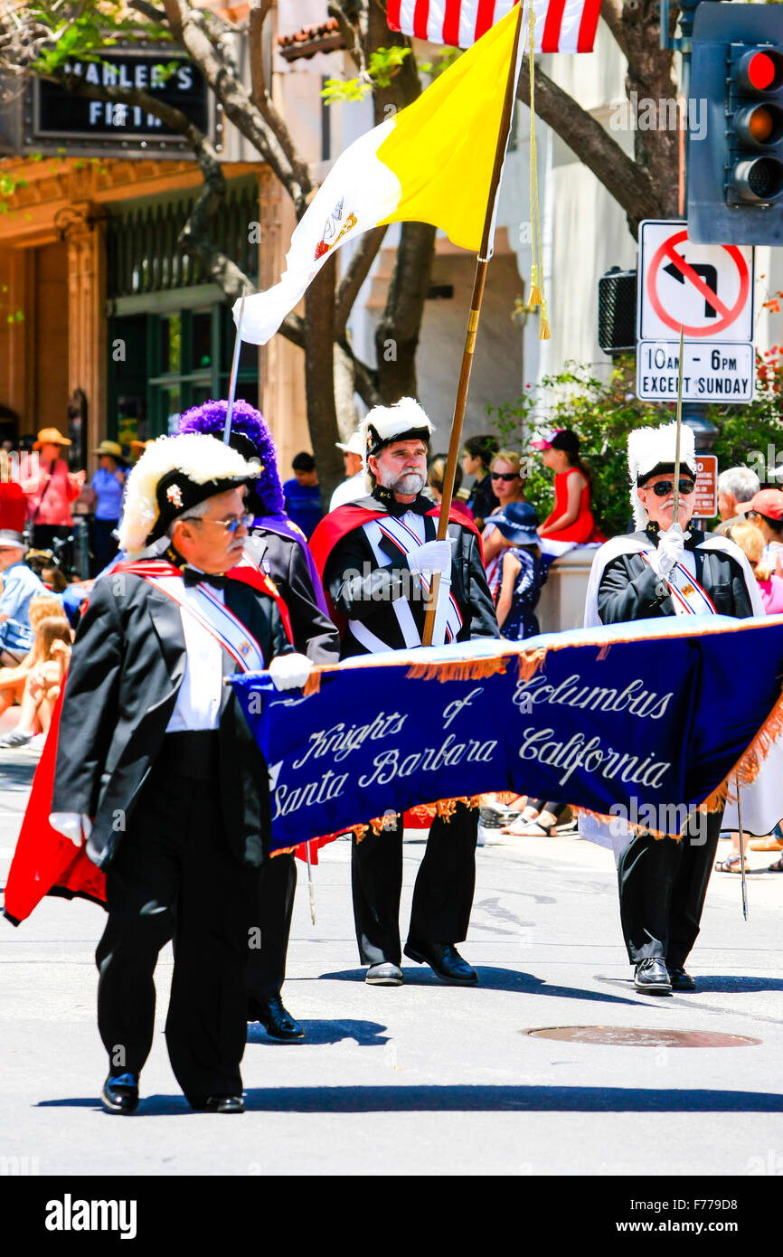 Die Knights of Columbus-Gesellschaft, die Teilnahme an der 4. Juli parade in Santa Barbara Stockfoto