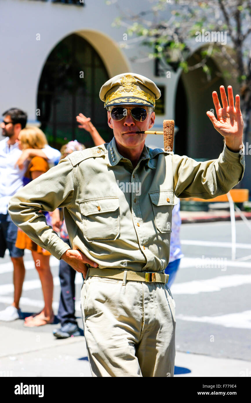 Schauspieler, die Darstellung von General Macarthur auf den 4. Juli parade in Santa Barbara, Kalifornien Stockfoto