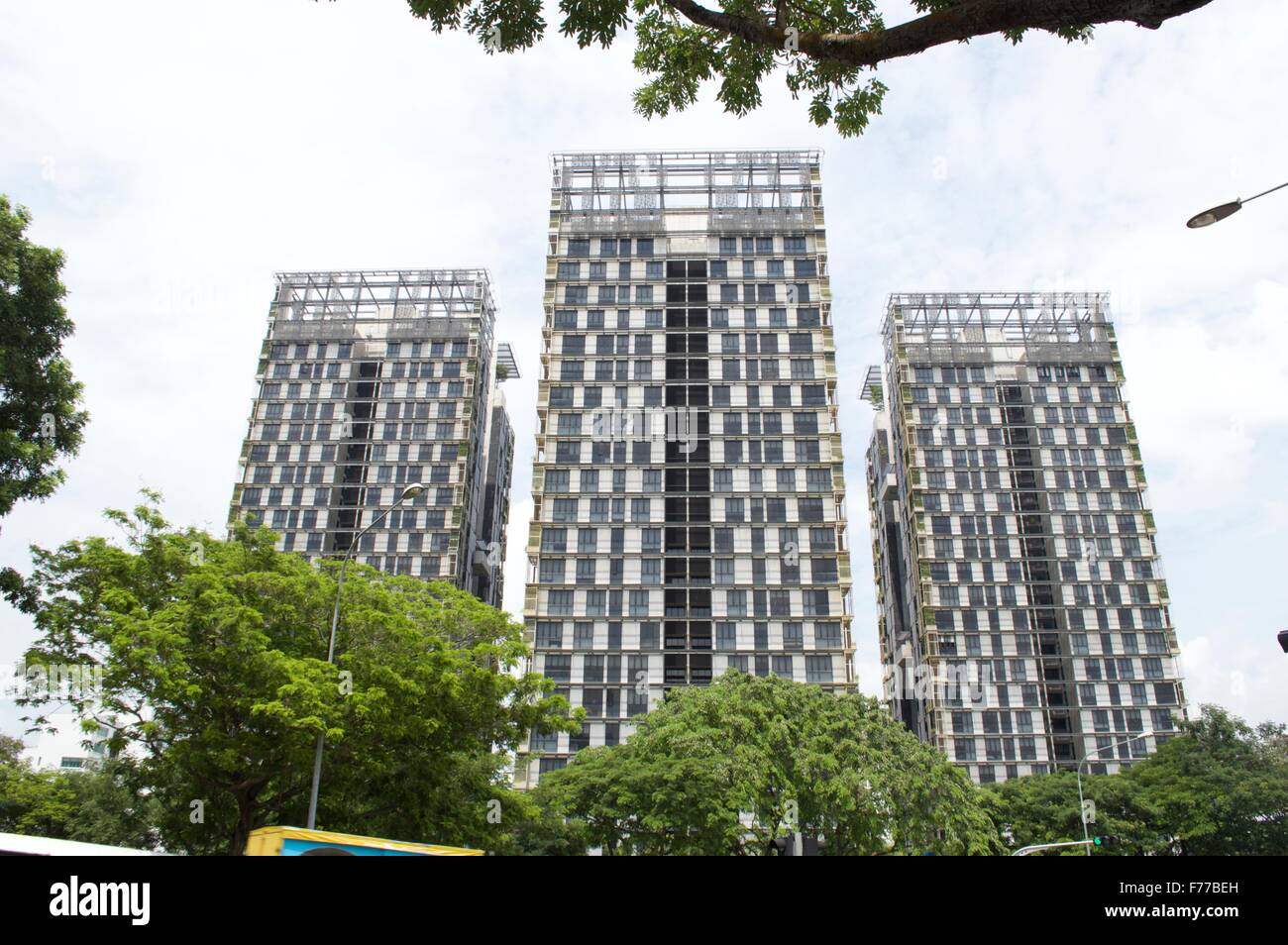 Ein modernes Hochhaus öffentlichen Turm mit Grün und moderne Technologie von Singapur, Japan, Indien, Amerika Stockfoto