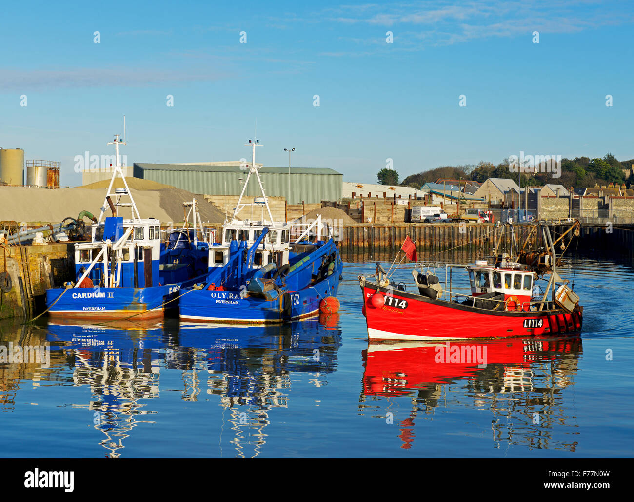 Angelboot/Fischerboot nach Whitstable Hafen, Kent, England UK Stockfoto