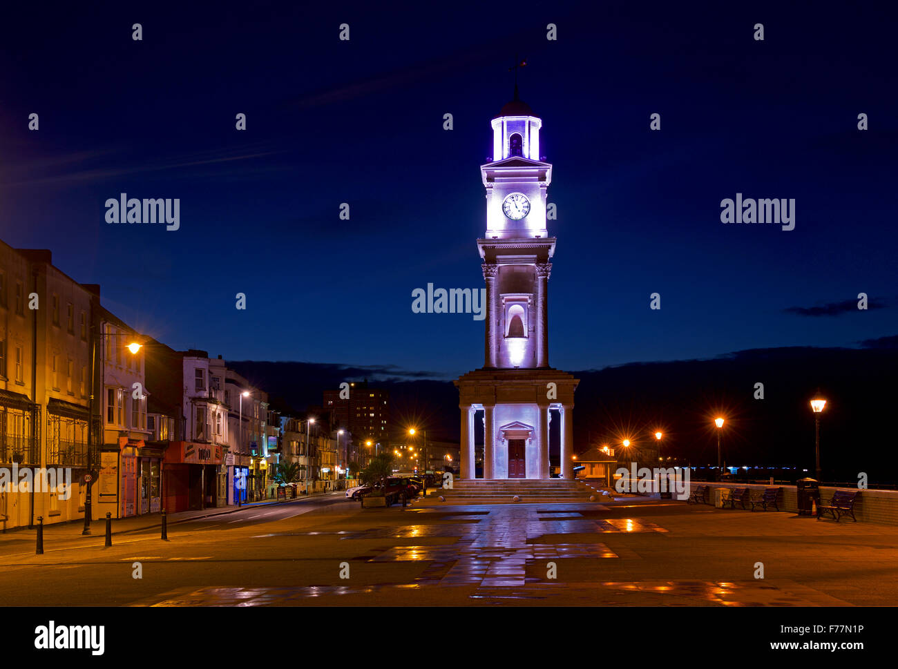 Der Clocktower, Herne Bay, in der Nacht, Kent, England UK Stockfoto