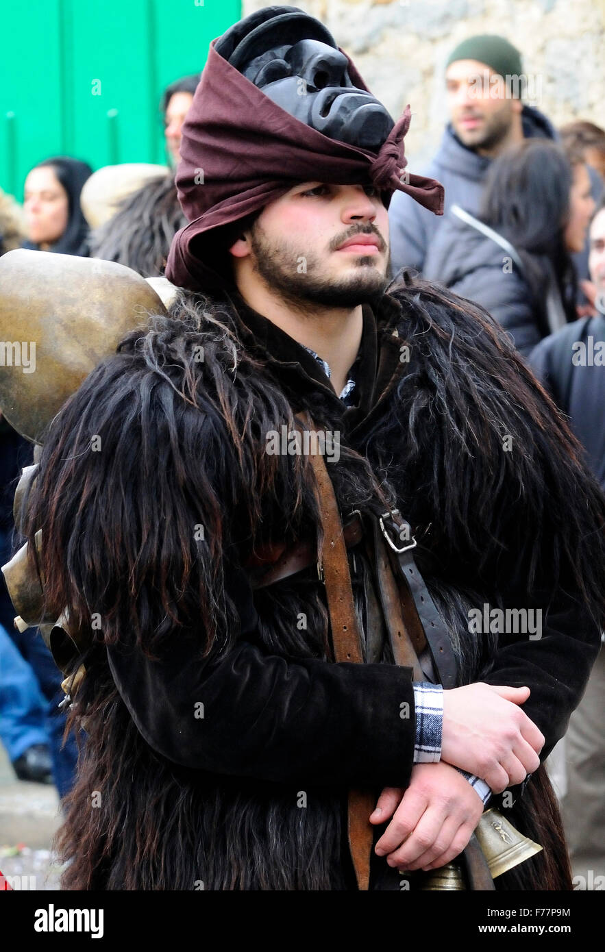 Mamuthones Maske auf dem Mamoiada traditionelle Jahrmarkt der Barbagia, Sardinien, Italien Stockfoto