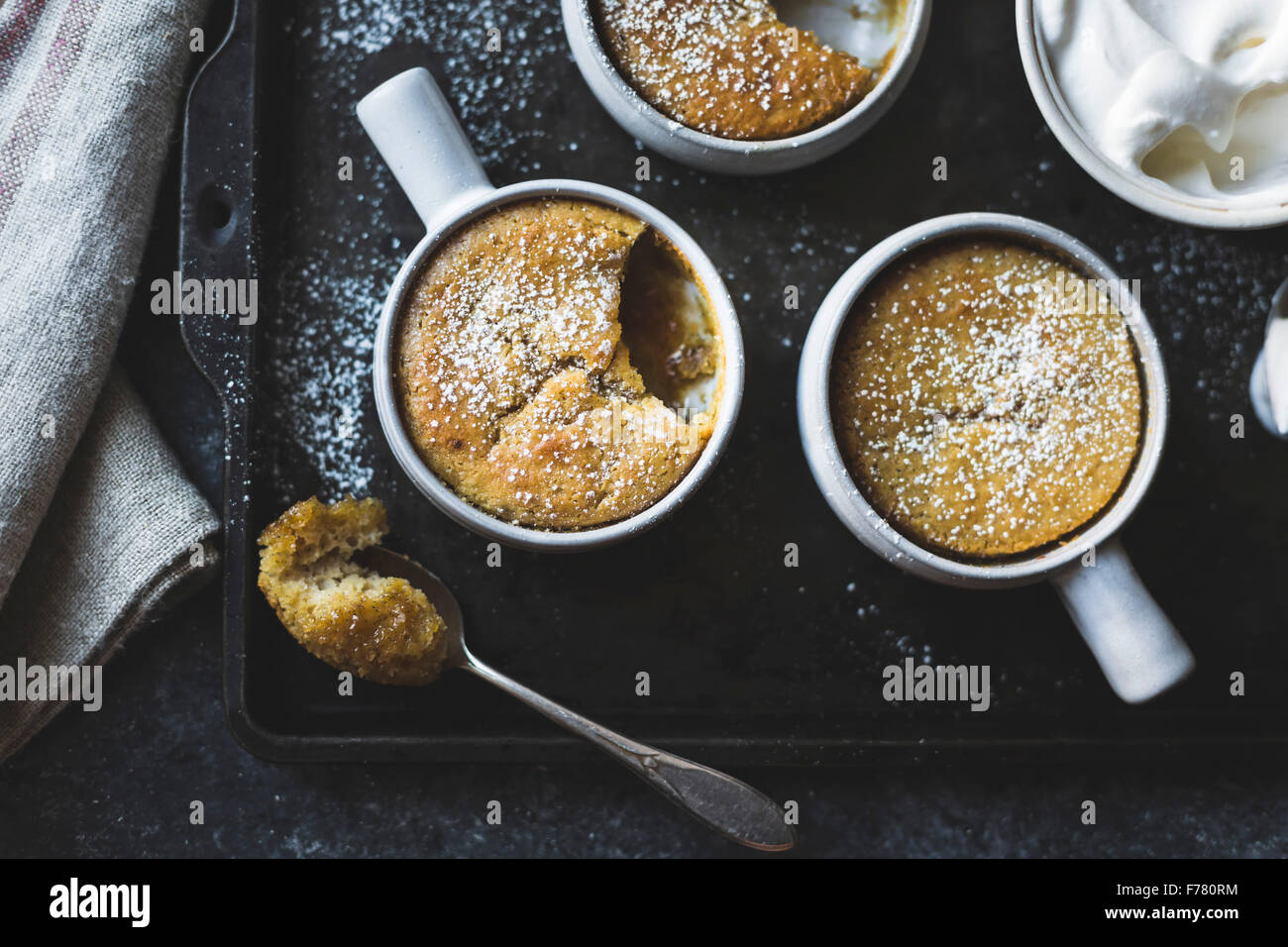 Puddings Chomeurs mit Ahorn und Kastanienmehl Stockfoto