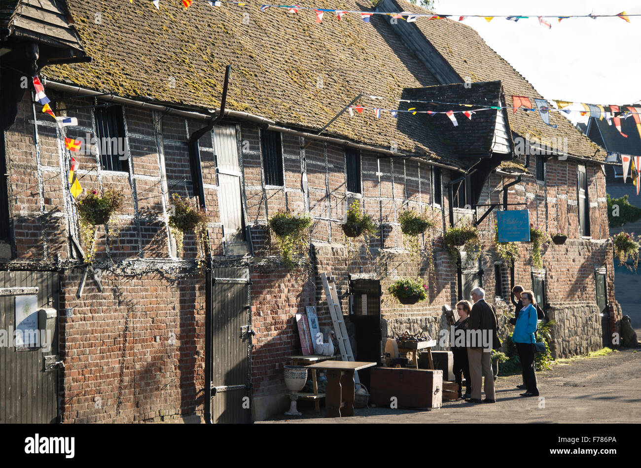 Meadowlarks & Collectables Antiquitäten Shop, Creek Faversham, Faversham, Kent, England, Vereinigtes Königreich Stockfoto