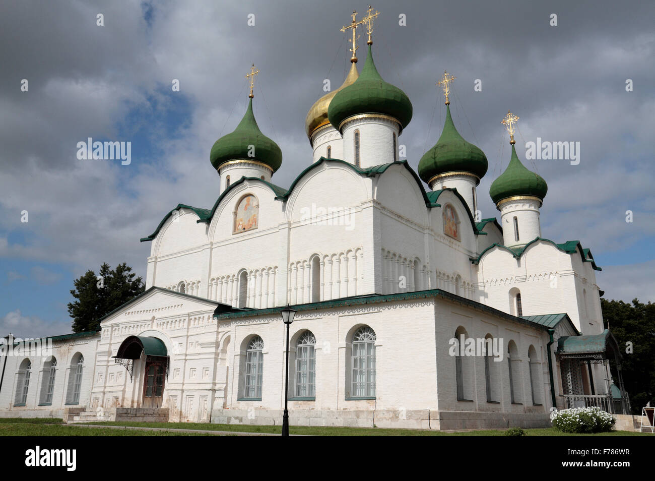 Die Kathedrale der Verklärung des Erlösers in der Begründung der Retter Kloster von St. Euthymius, Susdal, Russland. Stockfoto