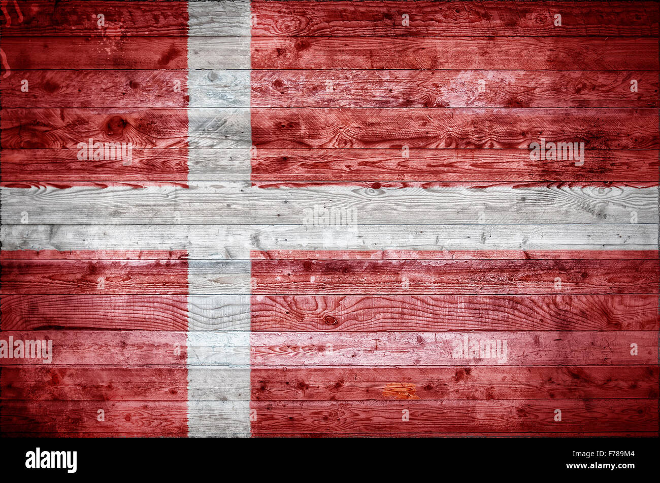 Ein bandtypischen Hintergrundbild der Flagge von Dänemark auf Holzbrettern einer Wand oder Boden gemalt. Stockfoto