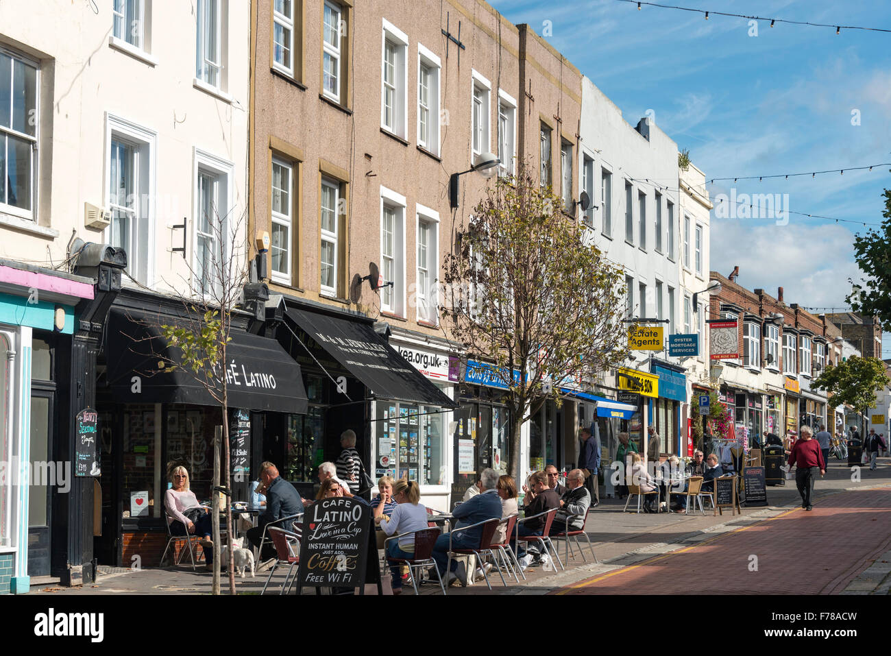 Strassencafé, Mortimer Street, Herne Bay, Kent, England, Vereinigtes Königreich Stockfoto