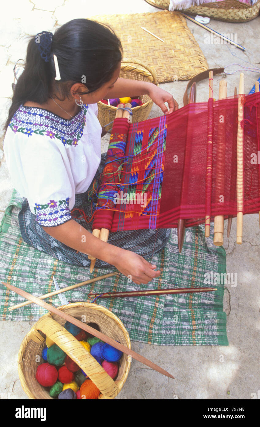 Die Weber von San Antonio Aguas Calientes (in der Nähe von Antigua) gehören zu den besten in ganz Guatemala. Stockfoto