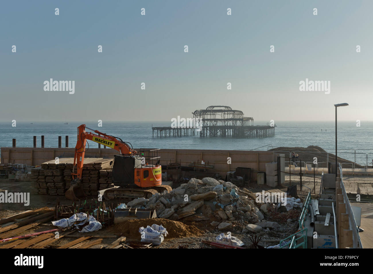 Brighton Pier West Seite des neuen i360 Stockfoto