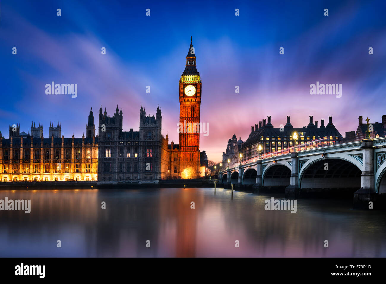 Big Ben und Westminster Bridge in der Dämmerung, London, UK Stockfoto