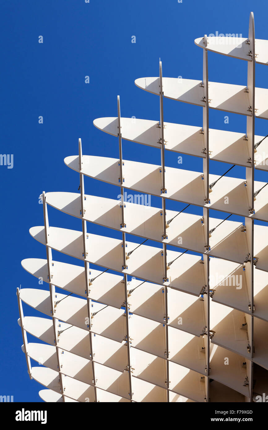 Detail der hölzernen Sonnenschirm des Metropol Parasol, Plaza De La Encarnación, Sevilla, Andalusien, Spanien. Stockfoto