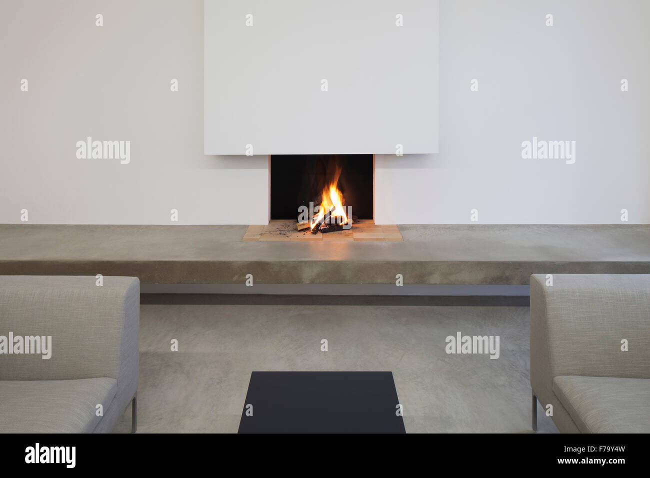 Feuer Design Associates gefunden in moderne Familie nach Hause 2013 statt Stockfoto