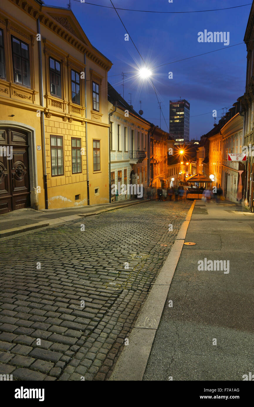 Zagreb-Nacht, Oberstadt, Radiceva Straße Stockfoto