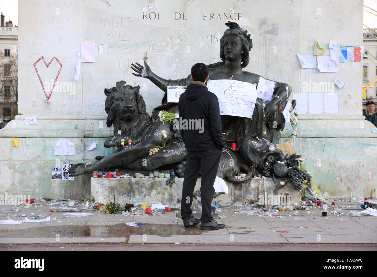 Tribut für die Zeitung Charlie Hebdo nach dem Terroranschlag in Paris. Stockfoto