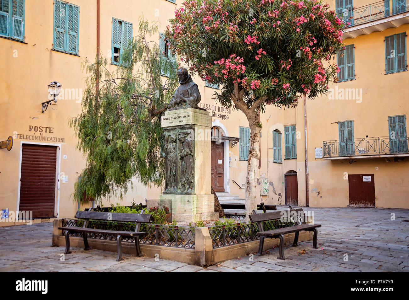 Piazza Padre Giacomo Viale, Bordighera, Imperia, Ligurien, Italien. Stockfoto