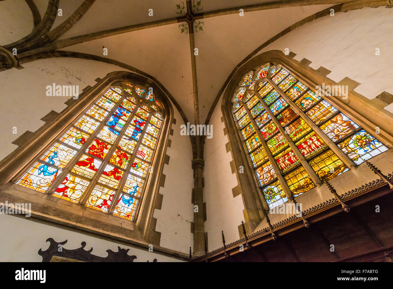 Die Sint Bavo-Kirche in Haarlem die ist die größte Kirche in den Niederlanden und hat eine katholische und evangelische Kirche Stockfoto