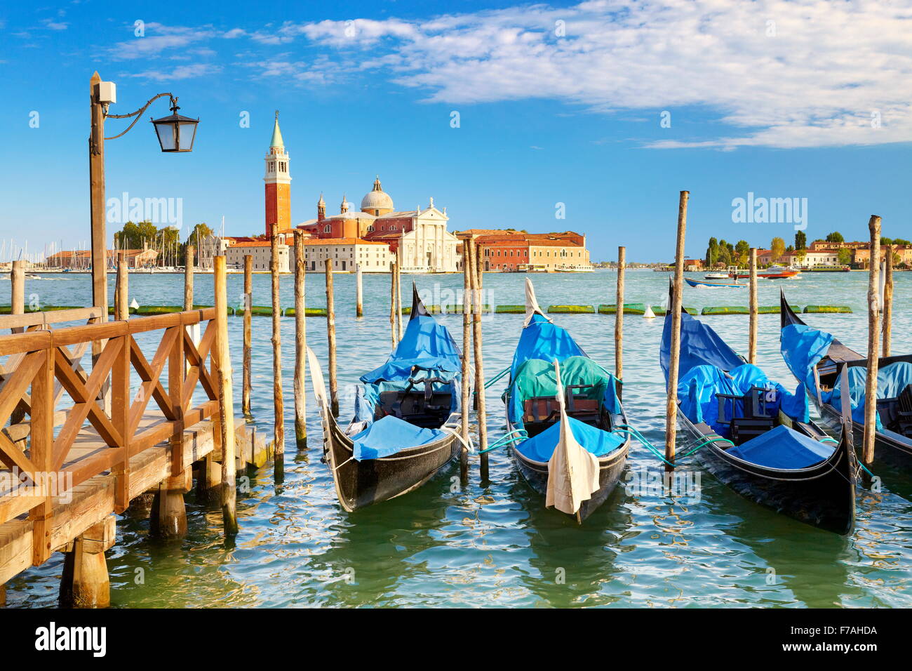 Canal Grande Venedig - Gondeln festgemacht, Molo San Marco, Italien Stockfoto