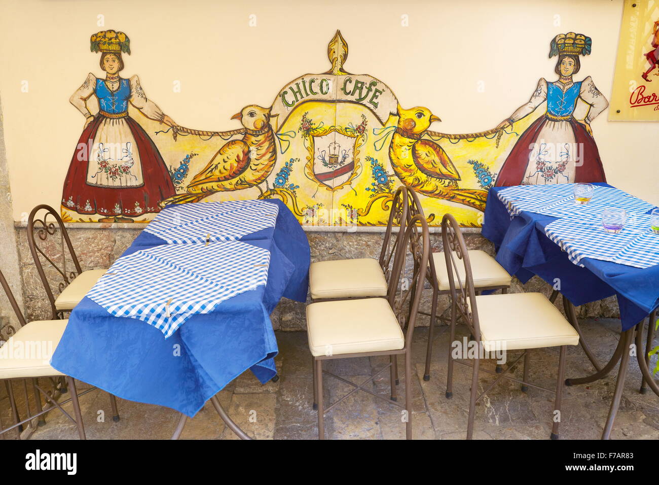 Cafe Dekoration, Altstadt in Taormina, Sizilien, Italien Stockfoto