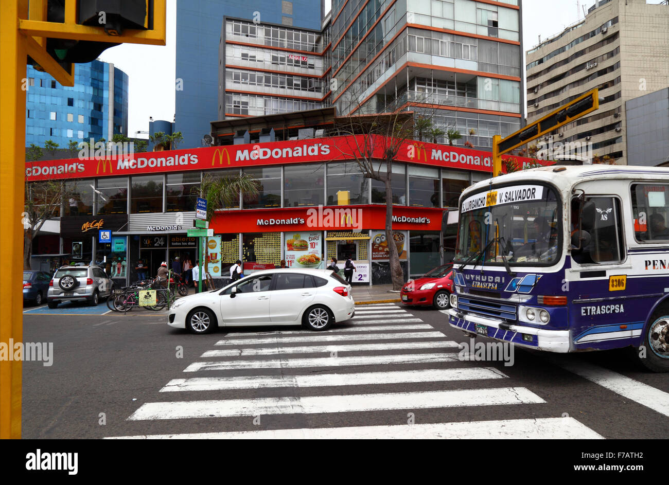 McDonald's-Fastfood-Restaurant auf Ovalo Jose Pardo, Miraflores, Lima, Peru Stockfoto