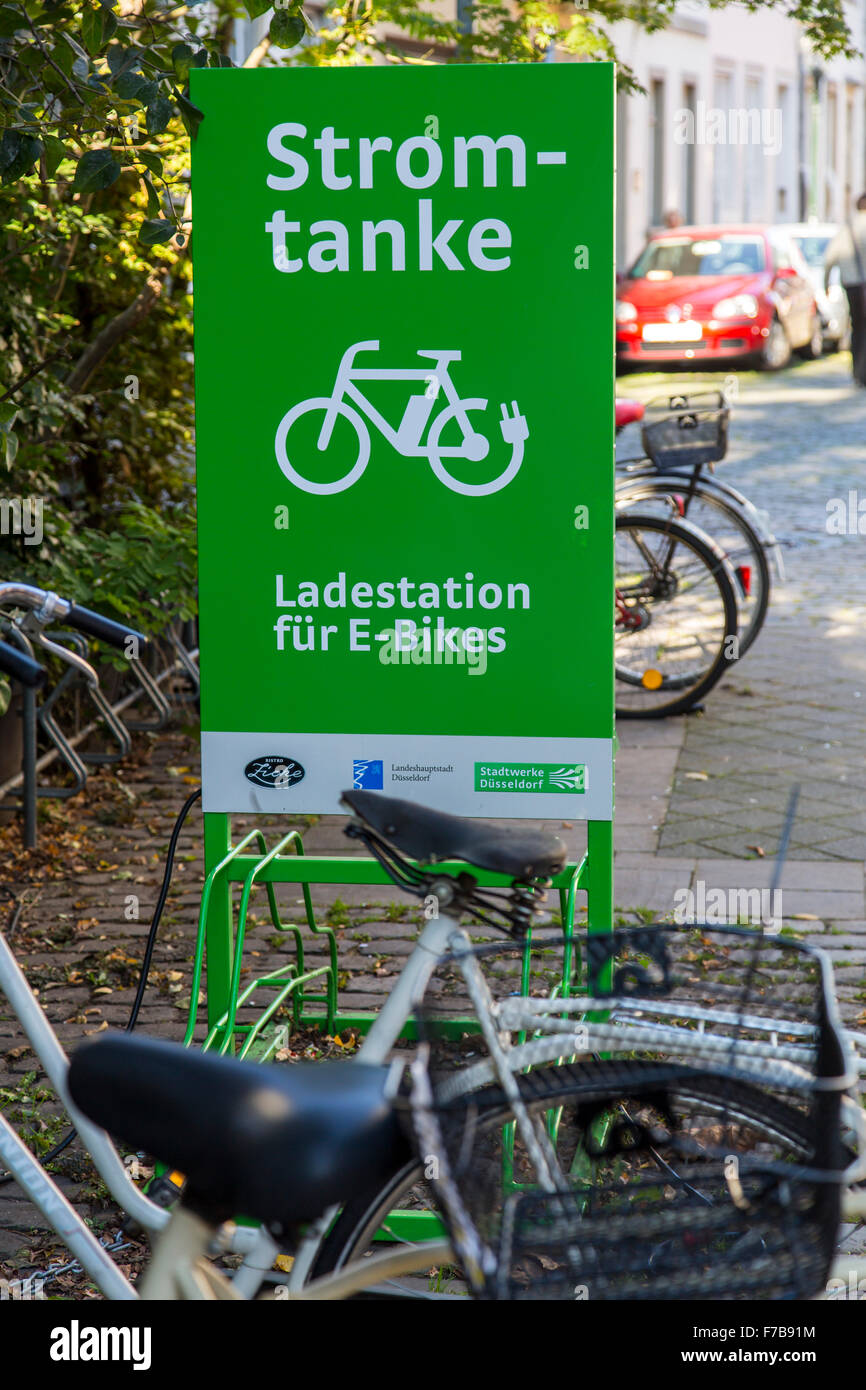 Zeichen für ein e-Bike, Elektrofahrrad, Ladestation, Düsseldorf,  Deutschland Stockfotografie - Alamy