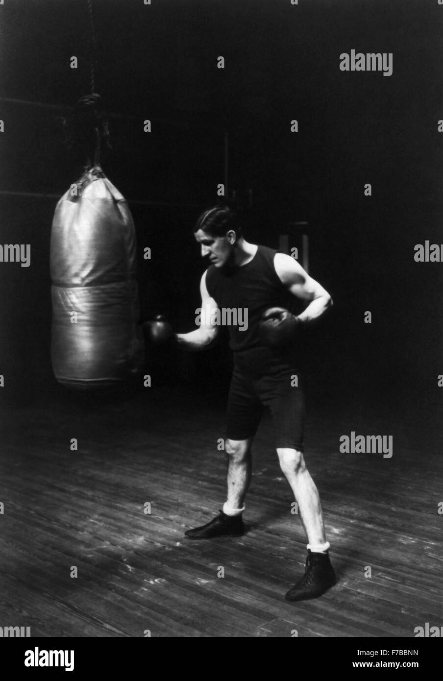 Vintage Foto von US-amerikanischer Boxer James J Corbett (1866-1933) - Weltmeister im Schwergewicht von 1892 bis 1897. Corbett, den Spitznamen "Gentleman Jim", 'Pompadour Jim' und 'Schön Jim', wird manchmal auch als "Vater des modernen Boxens" wegen der wissenschaftlichen Techniken, die er in den Ring gebracht. Stockfoto