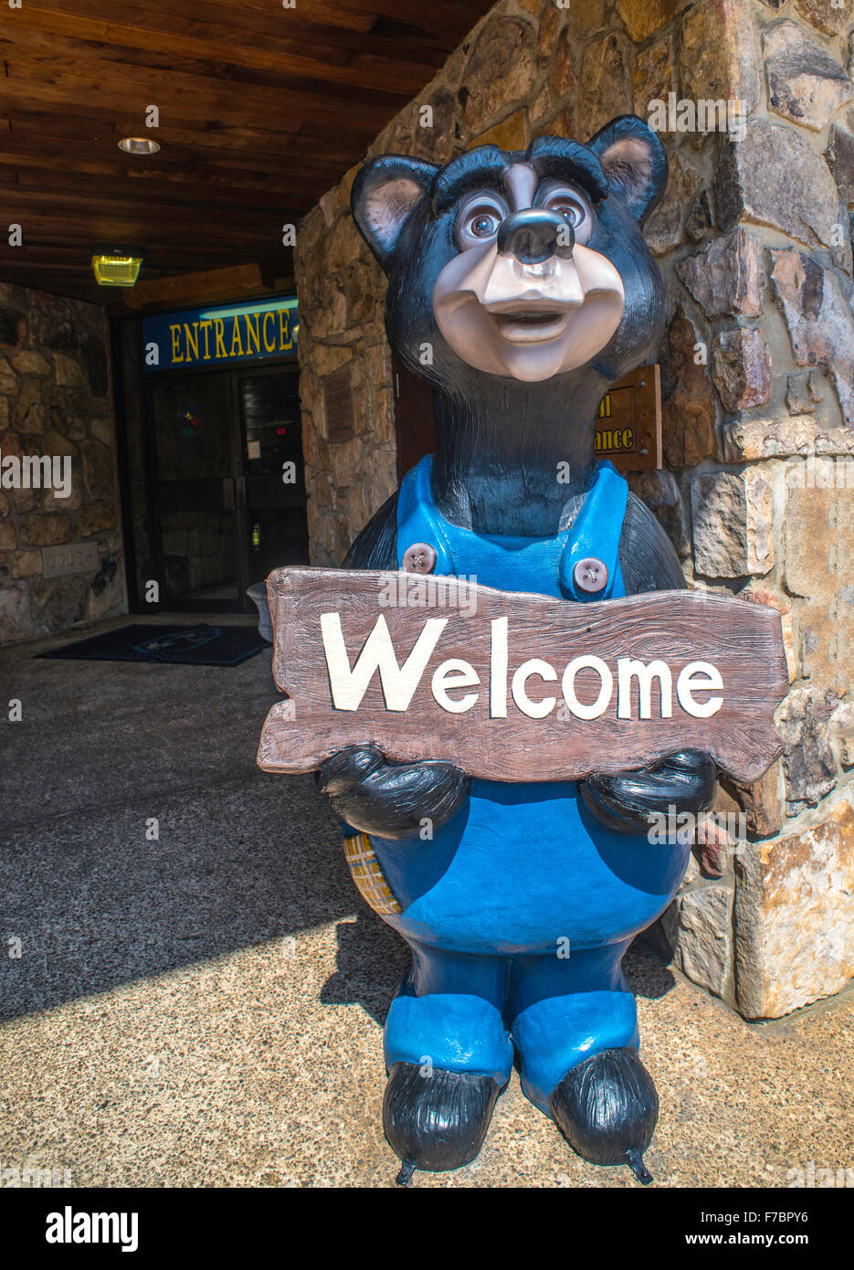 Willkommen Bear Karikatur außen Gebäude im Zentrum von Gatlinburg Stockfoto