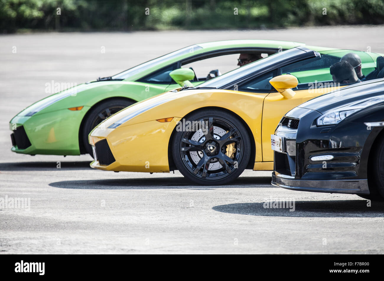 Sammlung der Supersportwagen Lamborghini Gallardo und Nissan Skyline GTR Stockfoto