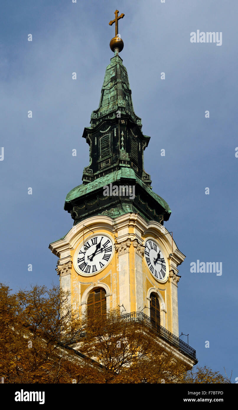 Kecskemet Stadt Ungarn große Kirche erhebt Glockenturm Stockfoto