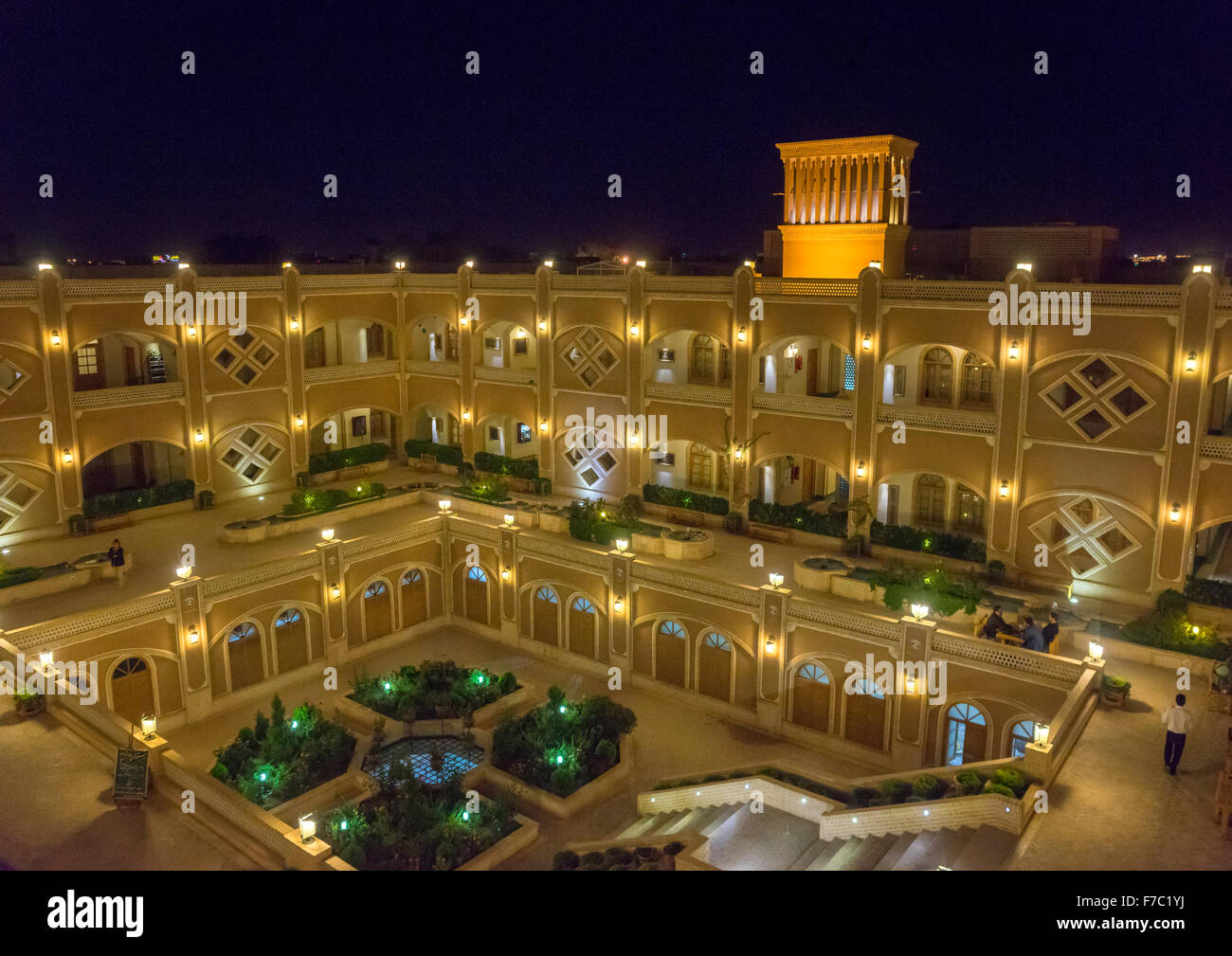 Der Innenhof des alten Karawanserei verwandelte sich in das Hotel Papa, Yazd Provinz Yazd, Iran Stockfoto