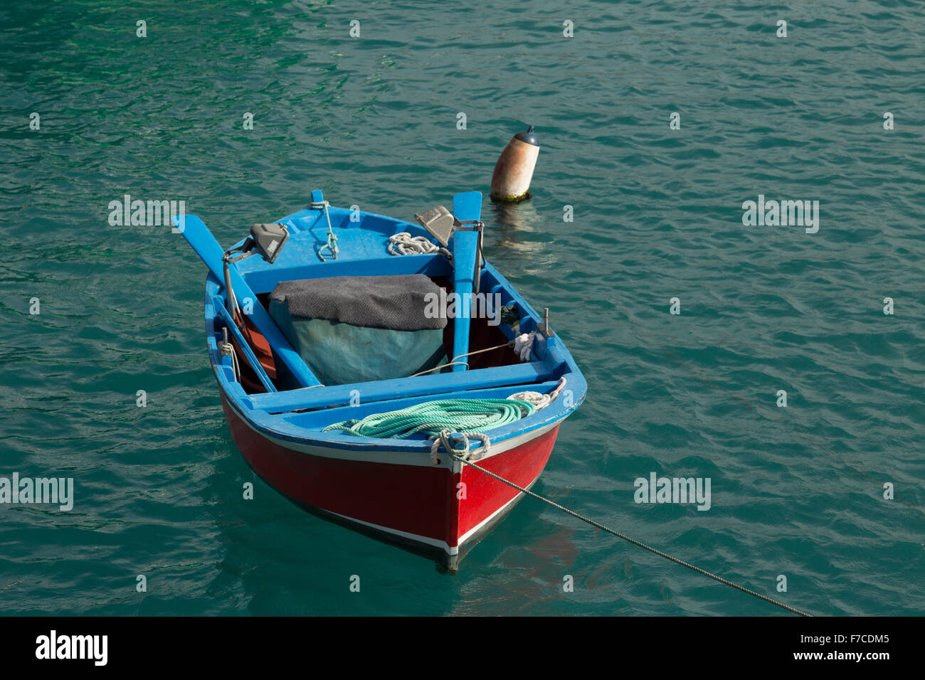 Ein Foto von einem Paddel Boot im Hafen Los Cristianos, Teneriffa, Kanarische Inseln, Spanien. Stockfoto