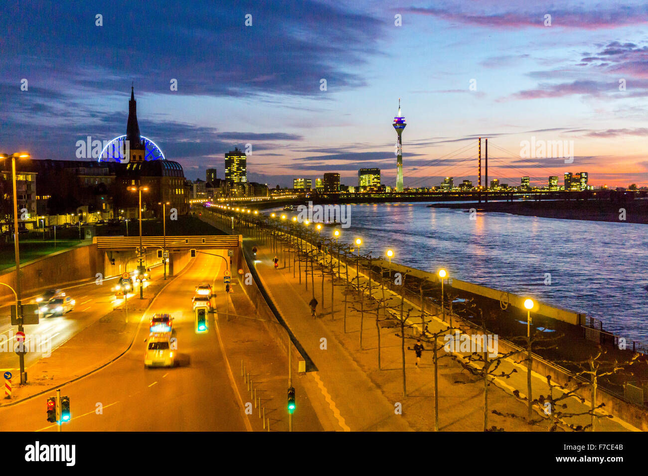 City-Tunnel, Rhein-Tunnel, eine Hauptstraße der Innenstadt unter der ...