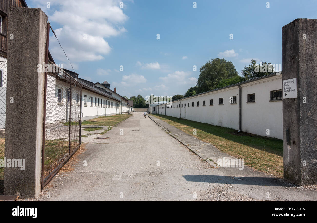 Verwaltungsgebäude des ehemaligen KZ-Dachau in der Nähe von München. Die Website ist jetzt eine Gedenkstätte und ein Museum. Stockfoto