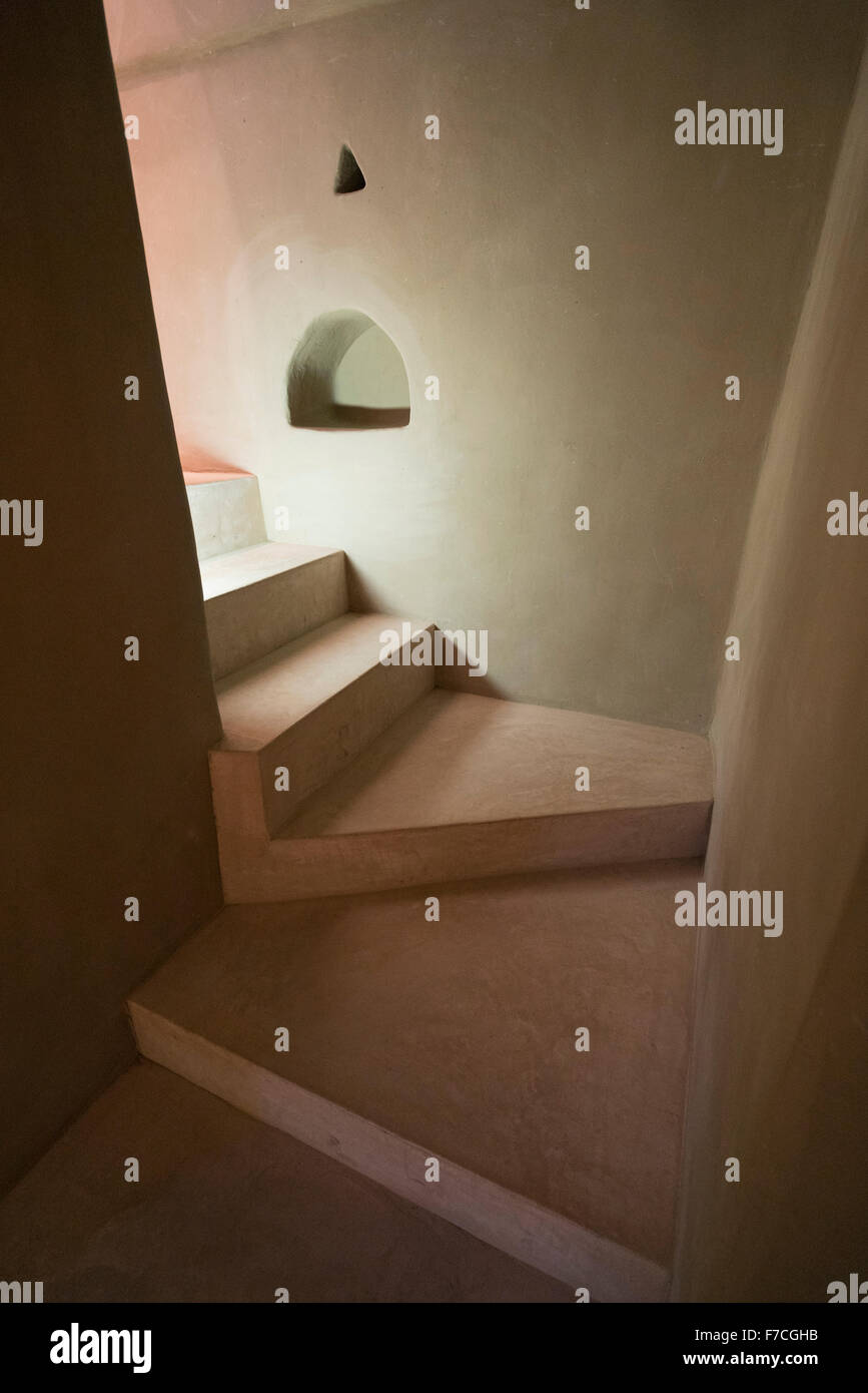 Innenraum des neuen Museums am rekonstruierten Fort Qasr Al Muwaiji in Al Ain, Vereinigte Arabische Emirate VAE Stockfoto