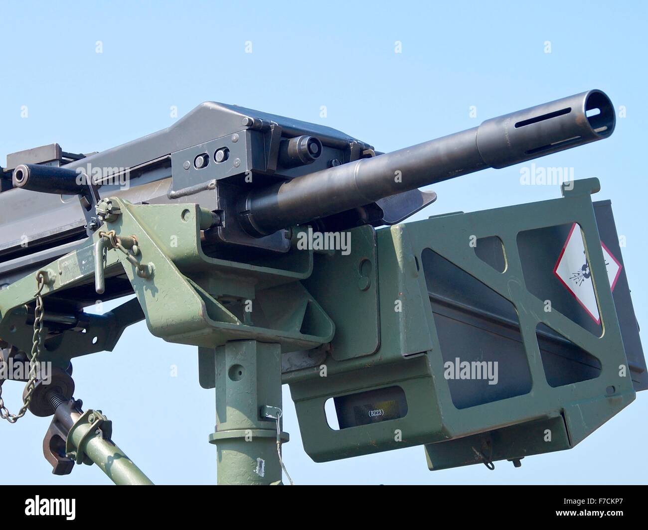 Die Nahaufnahme von Verteidigung Waffe auf das Militärfahrzeug Stockfoto