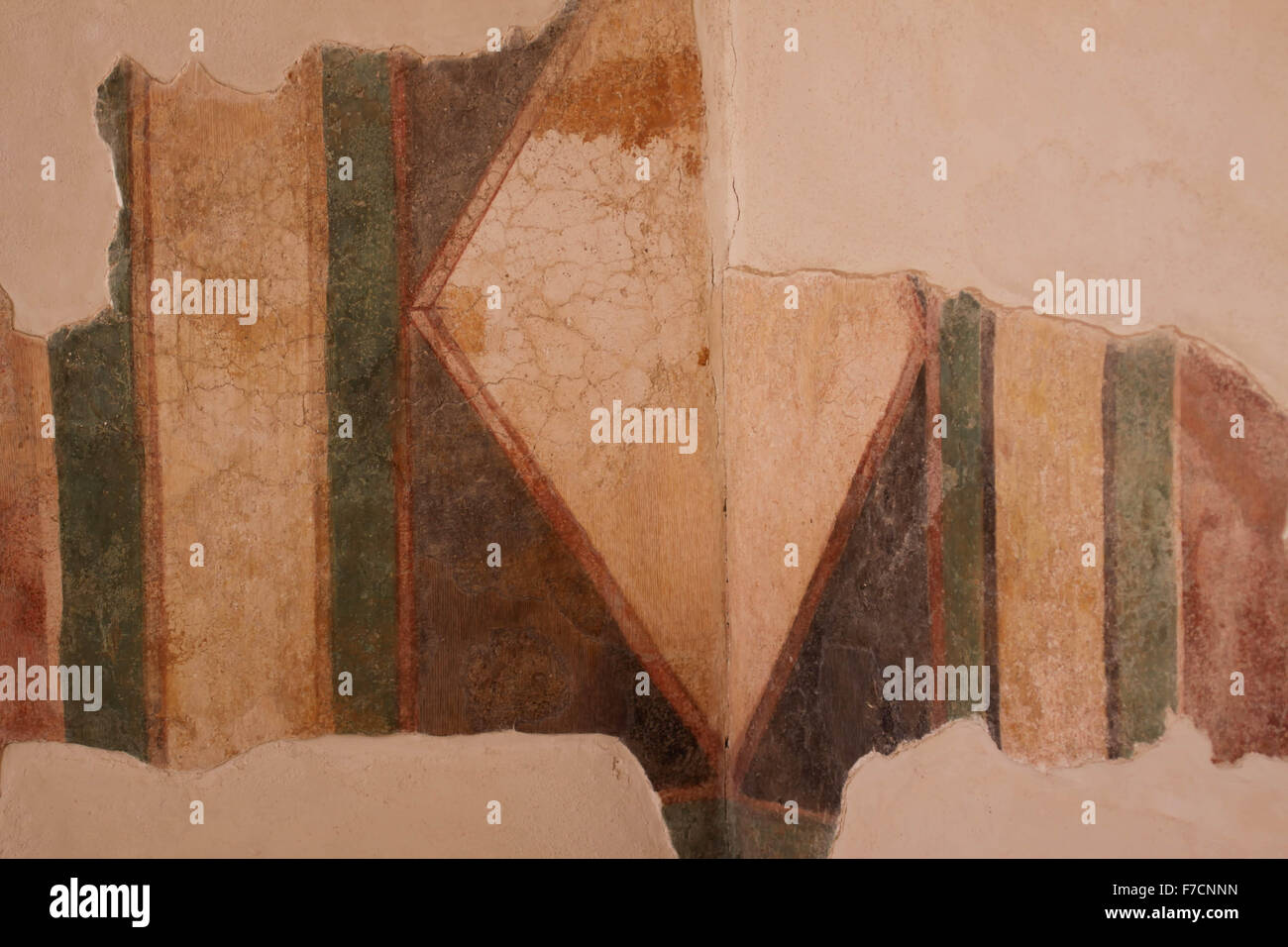 Eines der bemalten Mauern wie ich die Masada Palast Struktur auf Tour war. Stockfoto