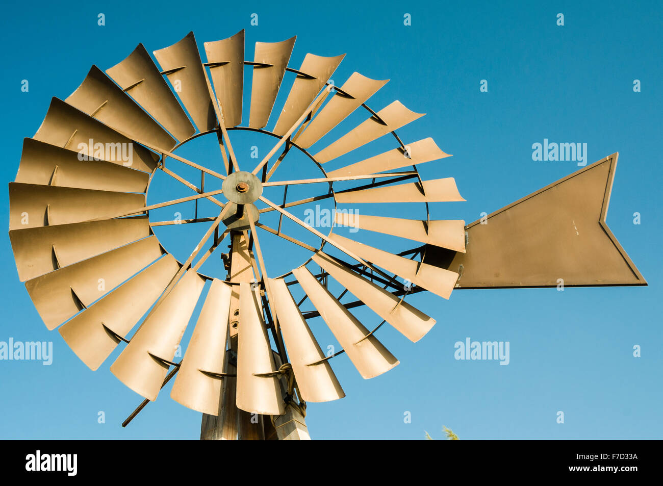 Spanische Windmühle Turbine auf einem abgelegenen Bauernhof Stockfoto
