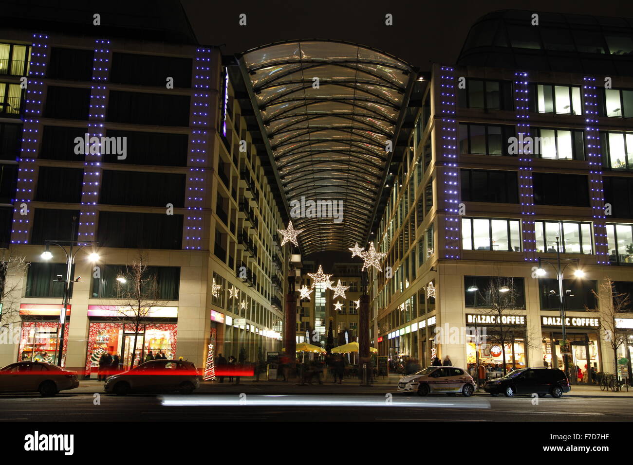 Karl-Liebknecht-Einkaufspassage in Berlin nahe dem alexanderplatz Stockfoto