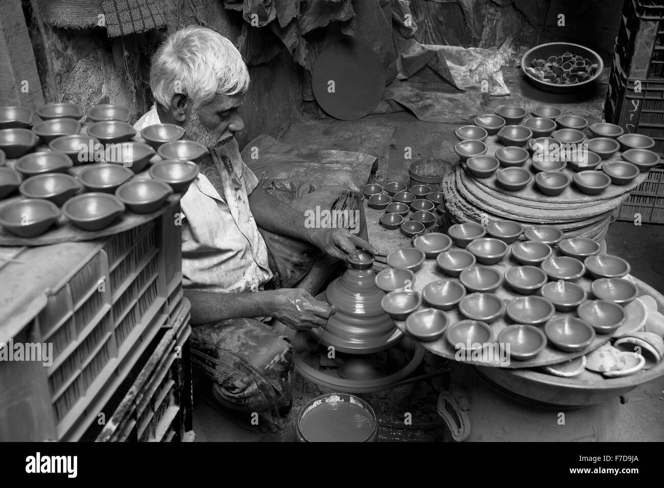 Das Bild von Potter aufgenommen in Dharavi, Mumbai. Stockfoto