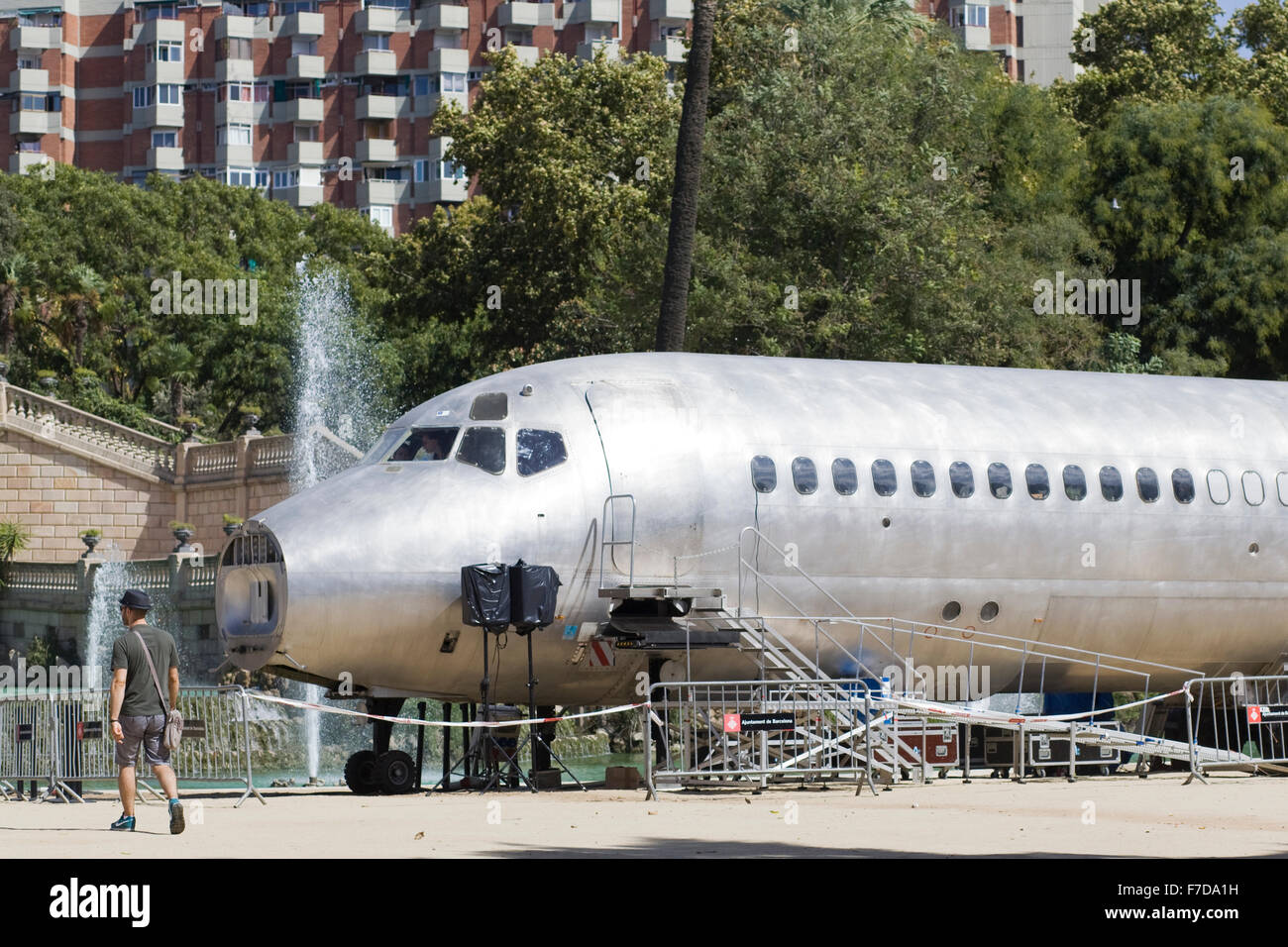 DC-9-Verkehrsflugzeug in der Ciutadella Park Barcelona "Transhumant" Stockfoto