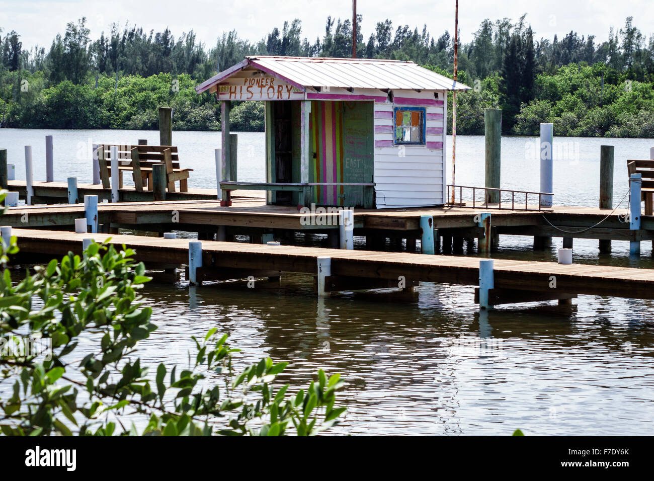 Florida North Hutchinson Orchid Island, North Beach, Jungle Trail, Indian River Water Lagoon, Pier, Angeln Hütte, Besucher reisen Reise Tour Tourist zu Stockfoto
