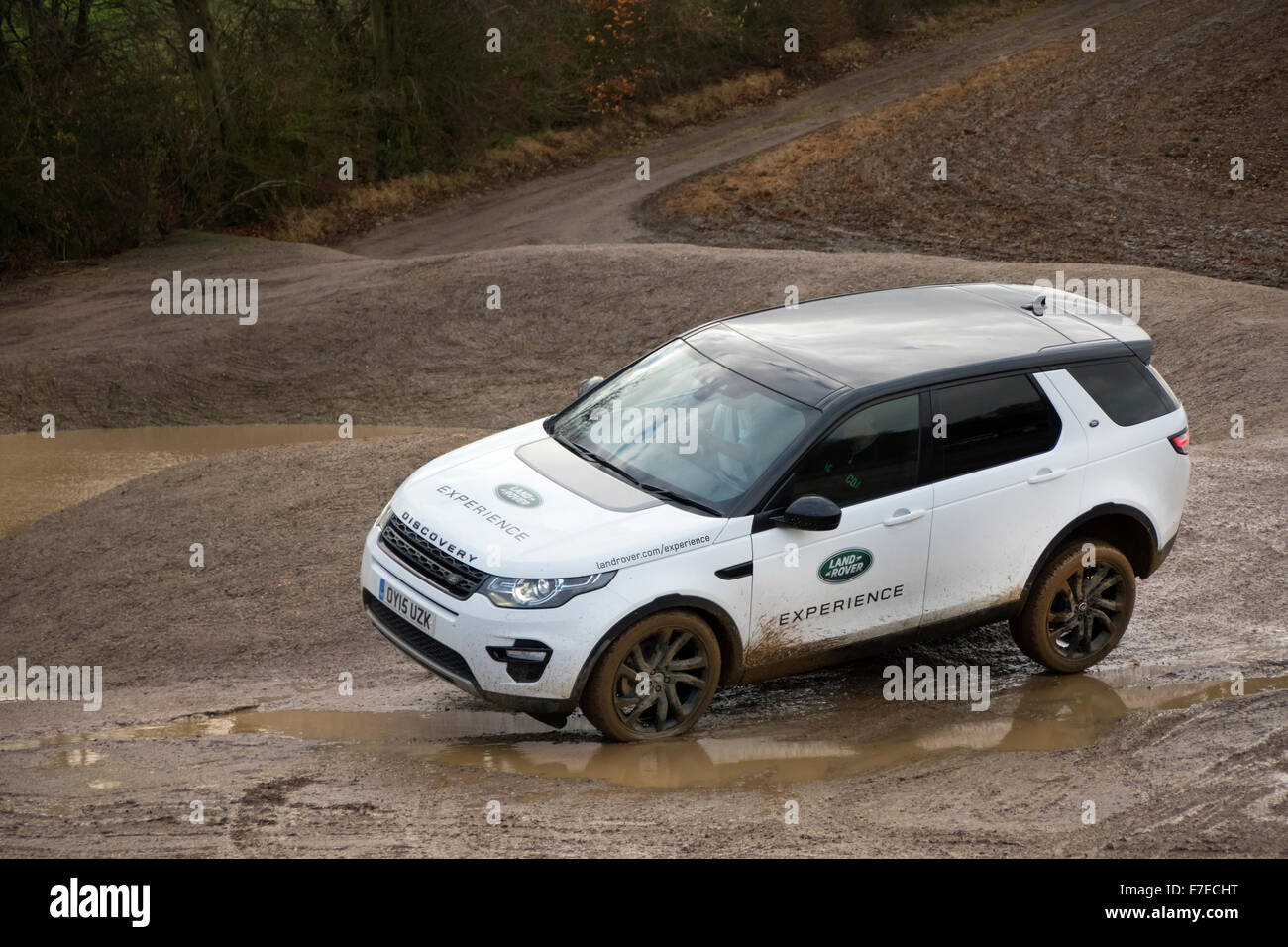 Land Rover Discovery Sport 4 x 4 auf Thr Land Rover Erfahrung off-Road fahren grob Luton Hoo Bedfordshire UK Stockfoto