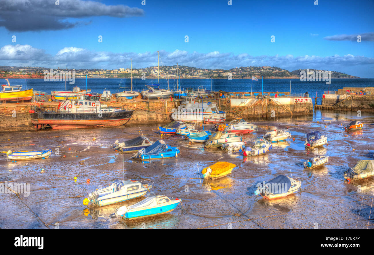 Paignton Hafen Devon England uk in bunte HDR mit Booten bei Ebbe und Blick nach Torquay Stockfoto