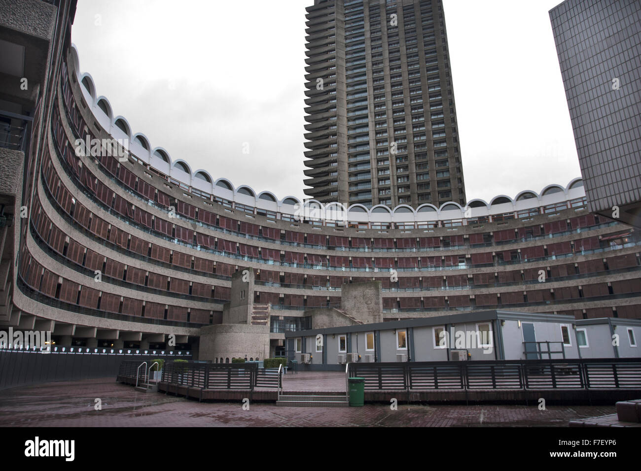 Die Kurve, The Barbican, eines der besten Beispiele der Londoner Brutalist Architektur, London, England, UK Stockfoto