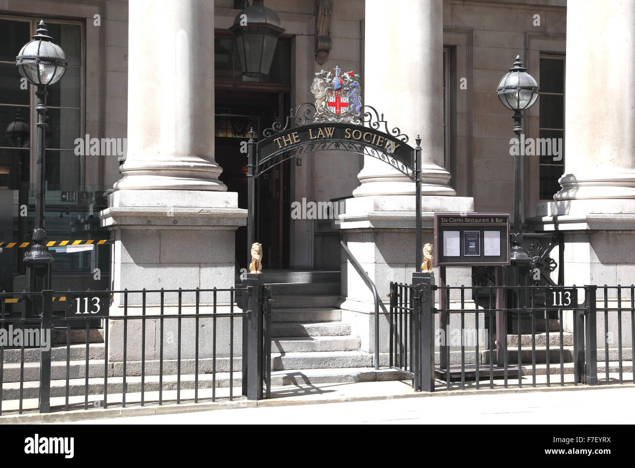 Eintritt in die Law Society Gebäude in der City of London, Heimat des Leitungsgremiums der englischen Anwaltschaft. Stockfoto