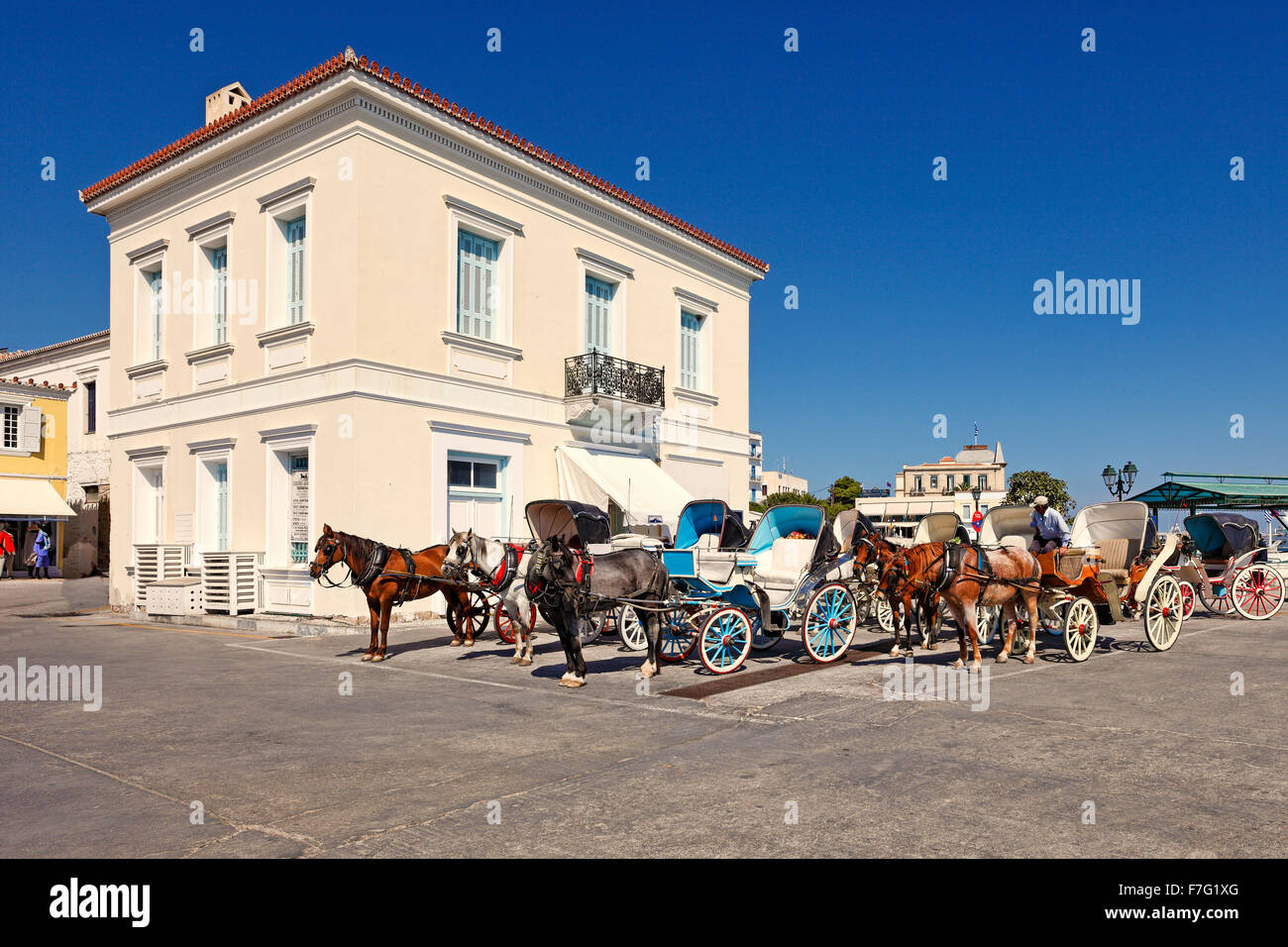 Pferdekutschen auf der Insel der Stadt Spetses, Griechenland Stockfoto