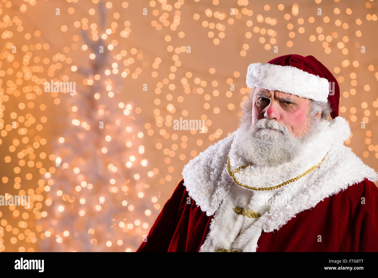 Santa Claus mit einem missbilligenden Blick Stockfoto