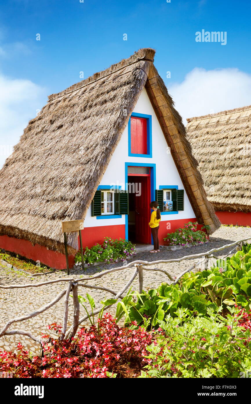Traditionelle Heimat Postkartenmotiv - Santana, Insel Madeira, Portugal Stockfoto