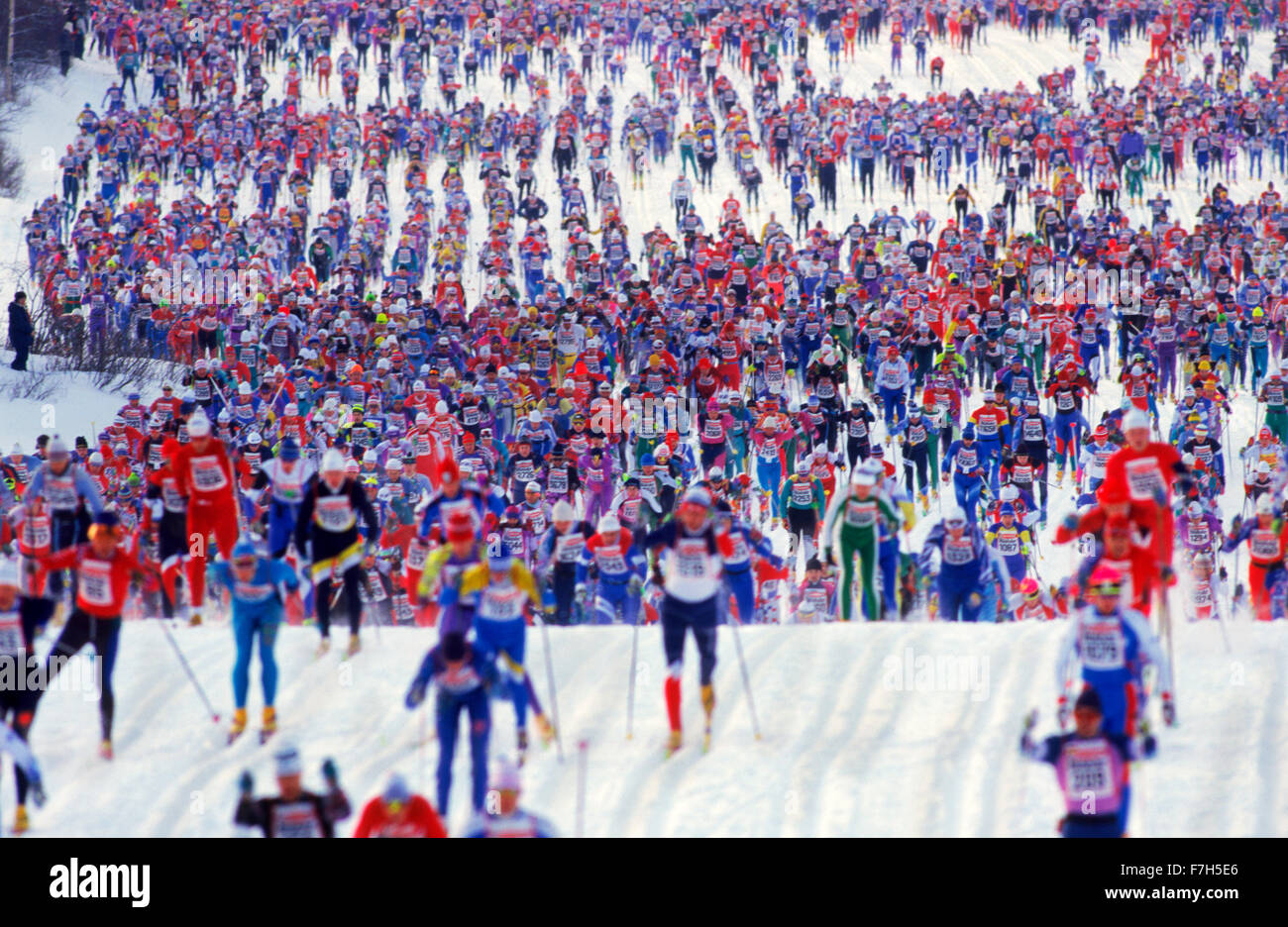 Vasaloppet ist ein 90 km klassische Loipen-Kurs mit ca. 16.500 Teilnehmer von Sälen bis Mora in Schweden-Skifahrer Stockfoto